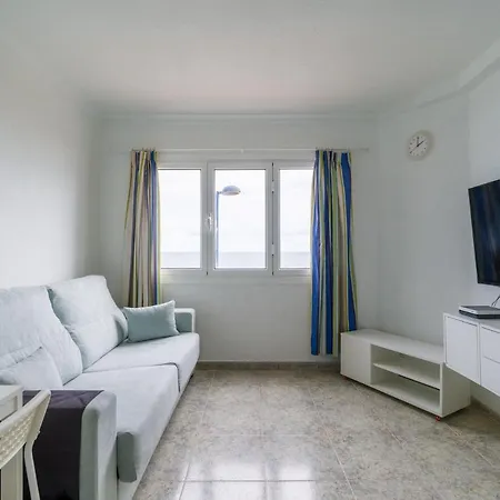 Seafront 2br - Views - Peaceful *