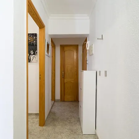 Seafront 2br - Views - Peaceful Apartment *